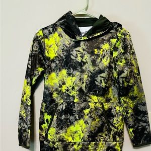 Under Armor boys hooded sweatshirt